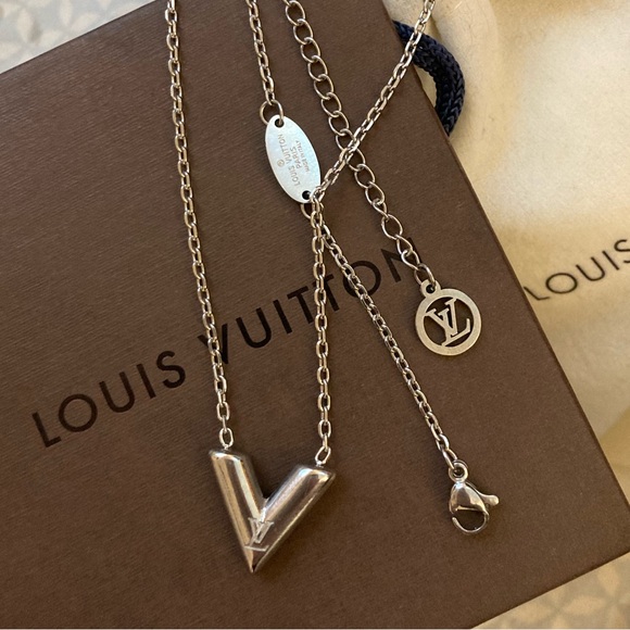 LAST CALL! ! Authentic Louis Vuitton V-Shaped Silver Pendant Necklace - Picture 12 of 17